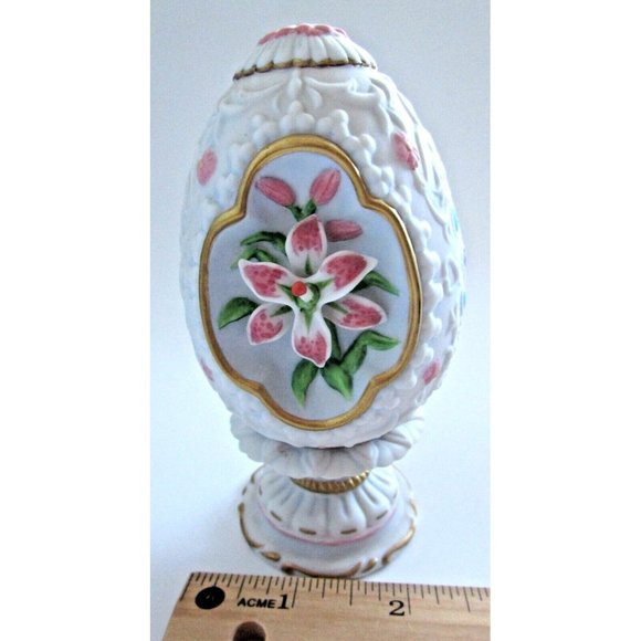 Vintage Lenox  "The Lily Blossom Egg"  1990 with Stand - Bisque Porcelain  4.5" - Picture 15 of 16